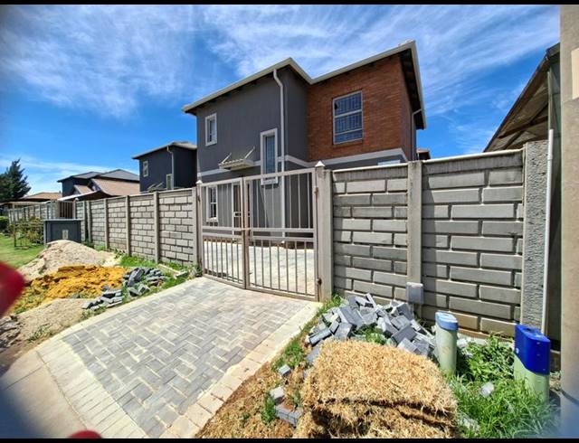3 BEDROOM HOUSE FOR SALE IN LEOPARD’S REST